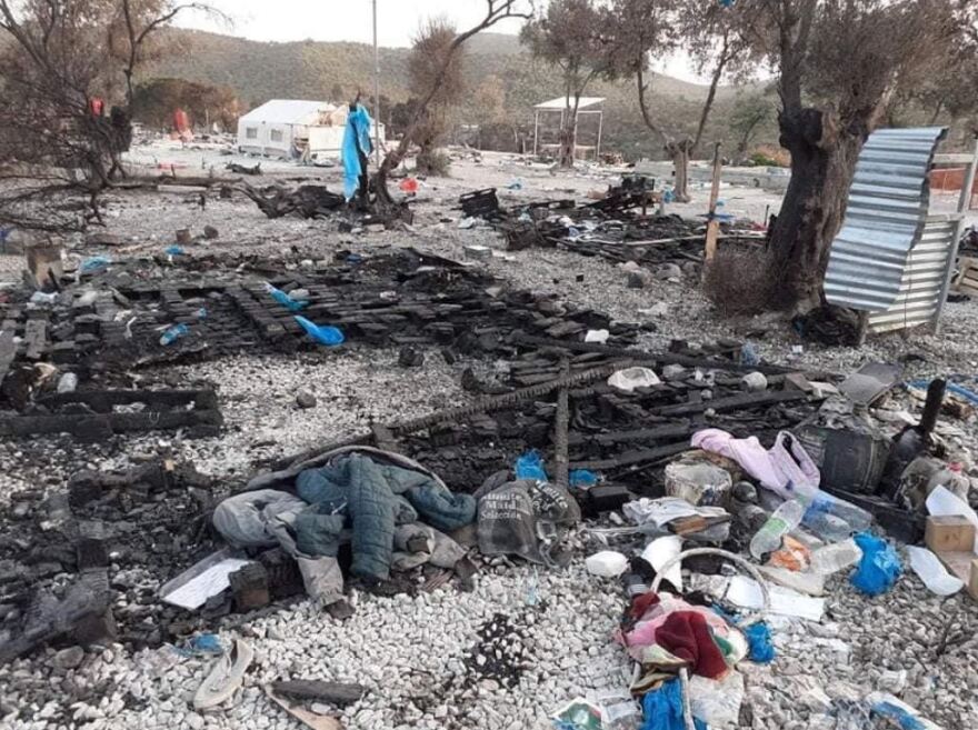 Μόρια: Σκουπιδότοπος το καμένο ΚΥΤ - Για «υγειονομική βόμβα» μιλούν οι κάτοικοι