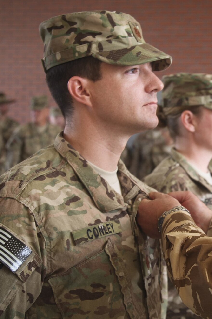 Κορωνοϊός - Τραμπ: Ποιος είναι ο νεαρός γιατρός που επιβλέπει την ανάρρωση του Αμερικανού προέδρου;