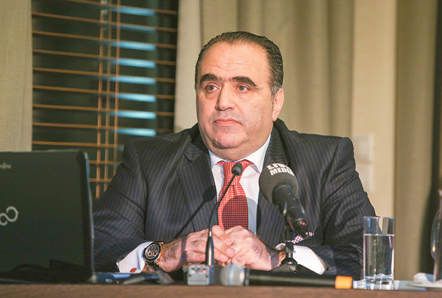 Η «πανδημία» των ροζ βίντεο: Πώς διασύρθηκαν μοντέλα και τηλεπερσόνες