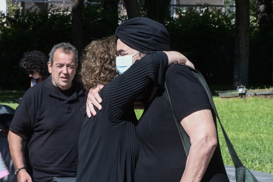 Δίκη Χρυσής Αυγής: Στο Εφετείο η σύζυγος του Μανώλη Γλέζου - Συναντήθηκε με τη Μάγδα Φύσσα