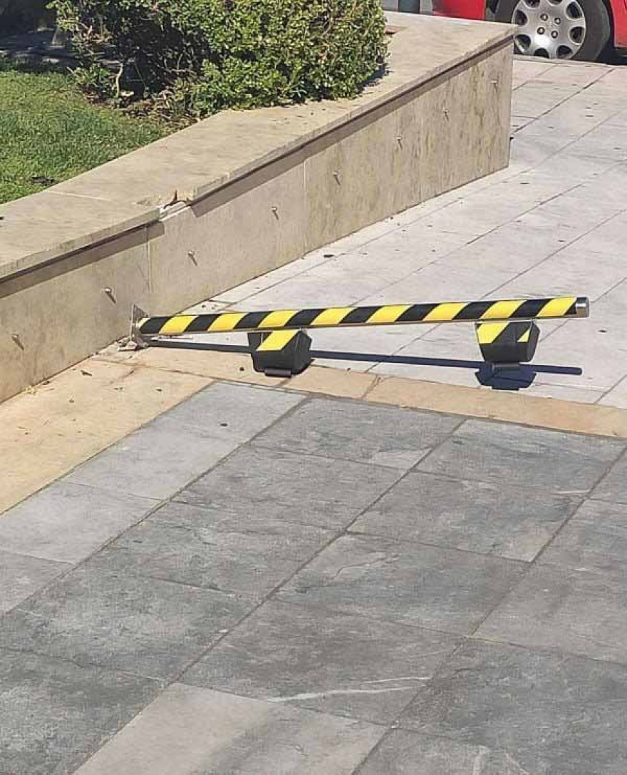 Ένταση στην Κατεχάκη για τα επεισόδια έξω από το υπουργείο Παιδείας