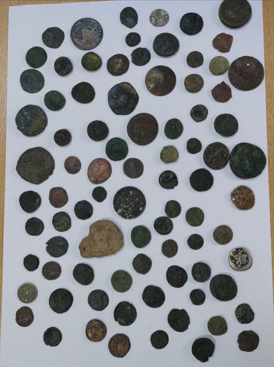 Τον έπιασαν στις Σέρρες με αρχαία νομίσματα, όπλα και ναρκωτικά