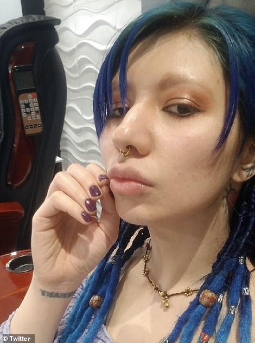 «Έχω εφιάλτες» λέει η μία από τις δύο «αφέντρες» που συνελήφθησαν να γυρίζουν πορνό με ιερέα σε ναό