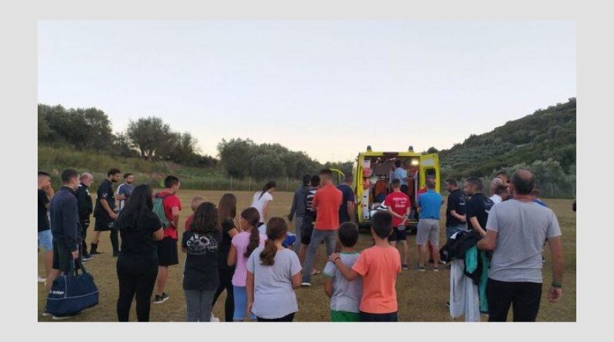 «Πάγωσαν» οι θεατές σε τοπικό στην Αιτωλοακαρνανία: Παίκτης κατέρρευσε στο γήπεδο