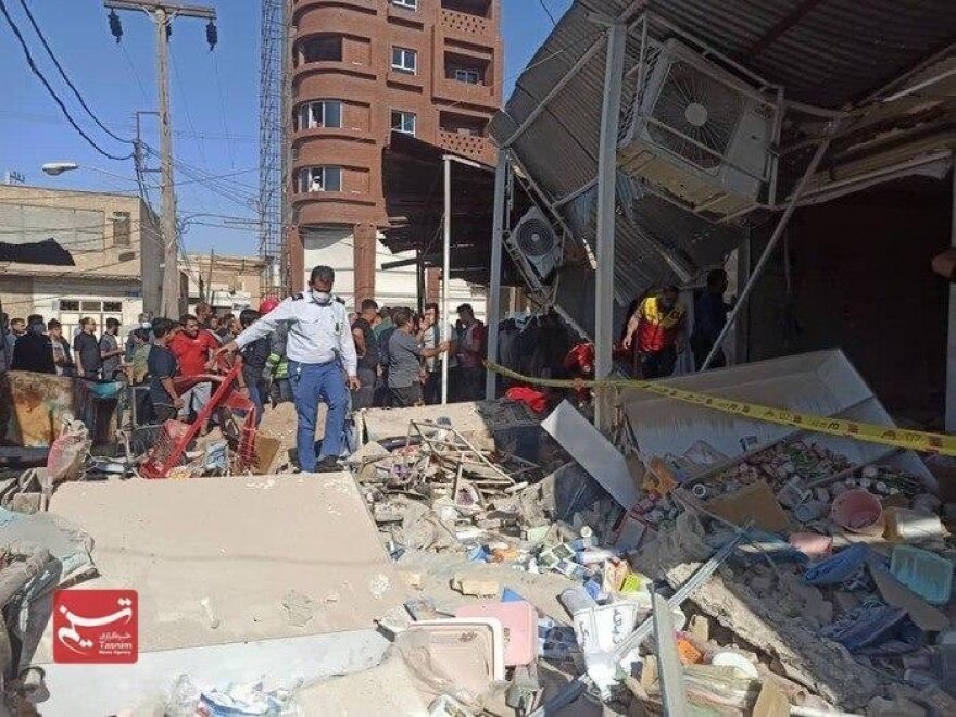 Ιράν: Ισοπεδώθηκε κτίριο από έκρηξη αερίου - Τουλάχιστον δυο οι νεκροί