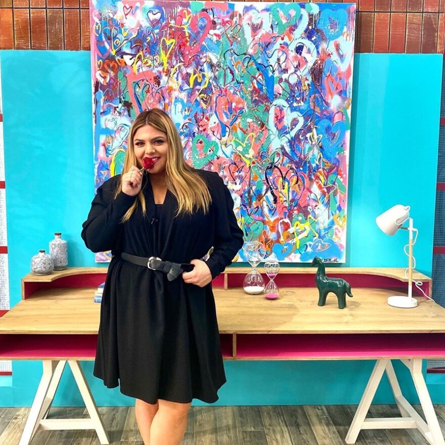 Δανάη Μπάρκα: Διακόσμησε το πλατό με το δώρο που της έκανε η κόρη της Νατάσας Θεοδωρίδου