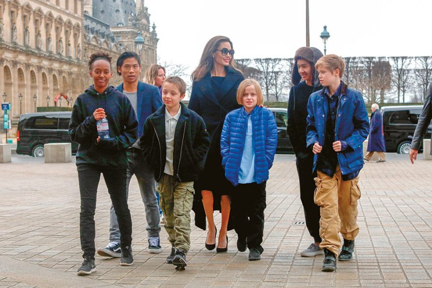 Μπραντ Πιτ - Αντζελίνα Τζολί: Γιατί ο «άσπλαχνος» Πιτ μπορεί να κερδίσει τη «στρίγκλα» Τζολί