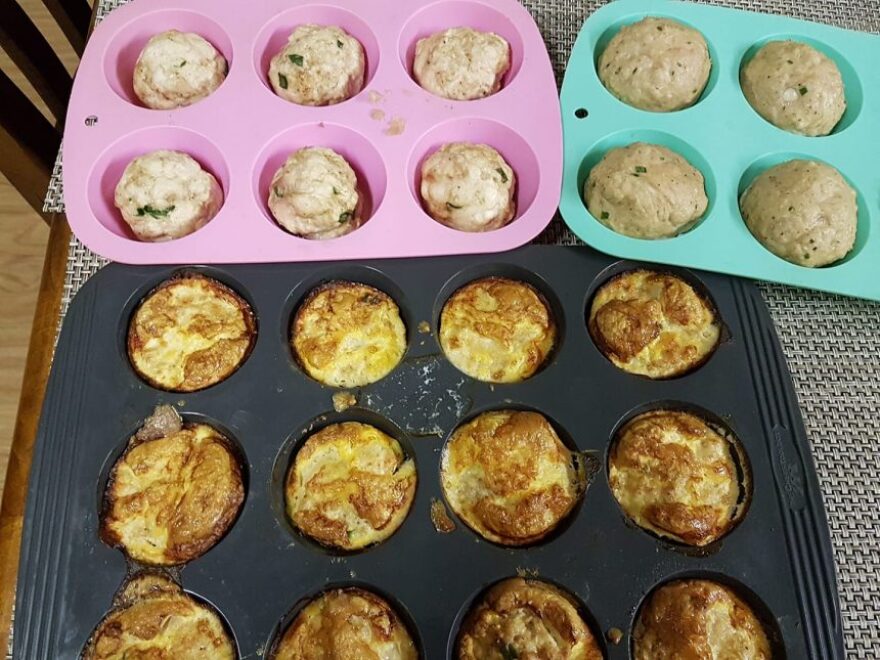 Πώς θα φτιάξετε λαχταριστά αλμυρά muffins με κοτόπουλο