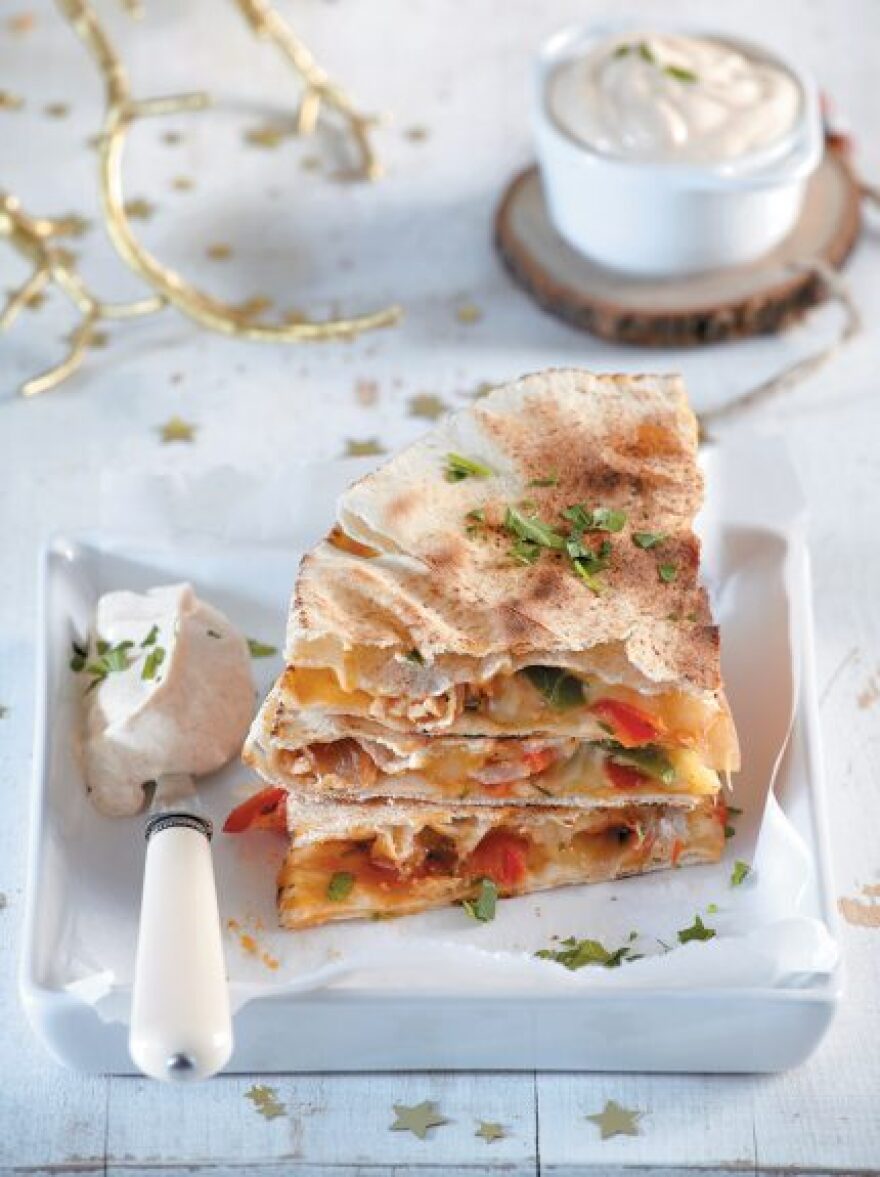 Εύκολες πίτες στο τηγάνι με κοτόπουλο