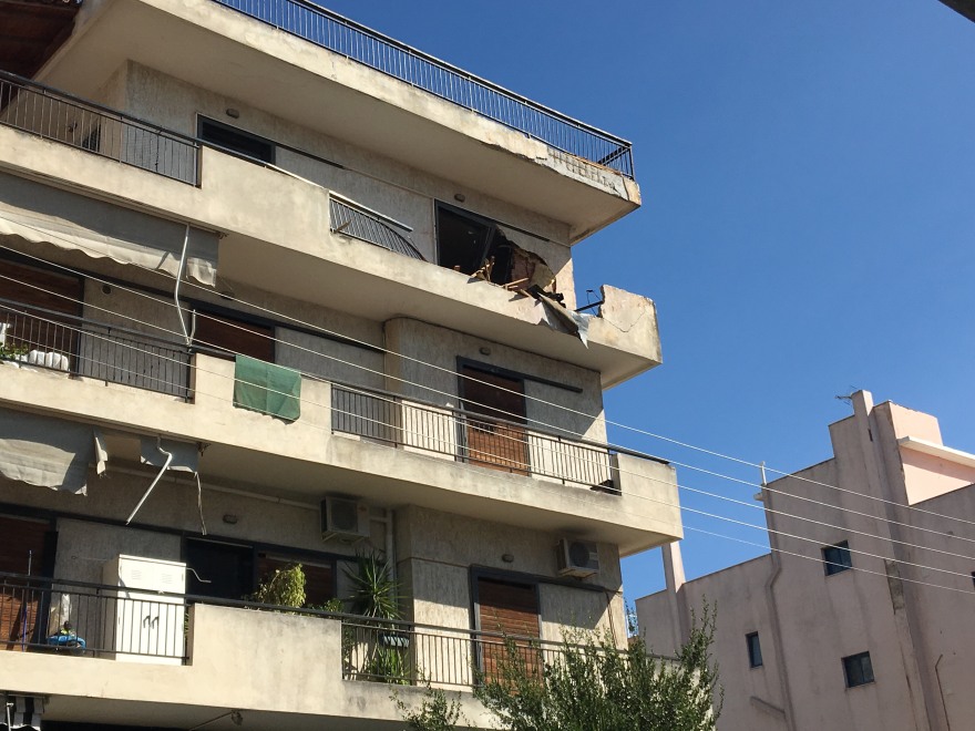 Κακοκαιρία στο Νέο Ηράκλειο: Τρεις τραυματίες και μεγάλες καταστροφές - Δείτε βίντεο