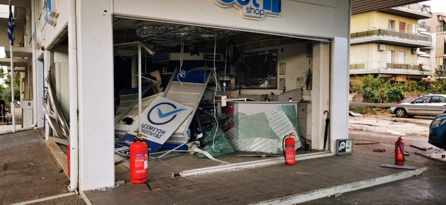 Κακοκαιρία στο Νέο Ηράκλειο: Τρεις τραυματίες και μεγάλες καταστροφές - Δείτε βίντεο