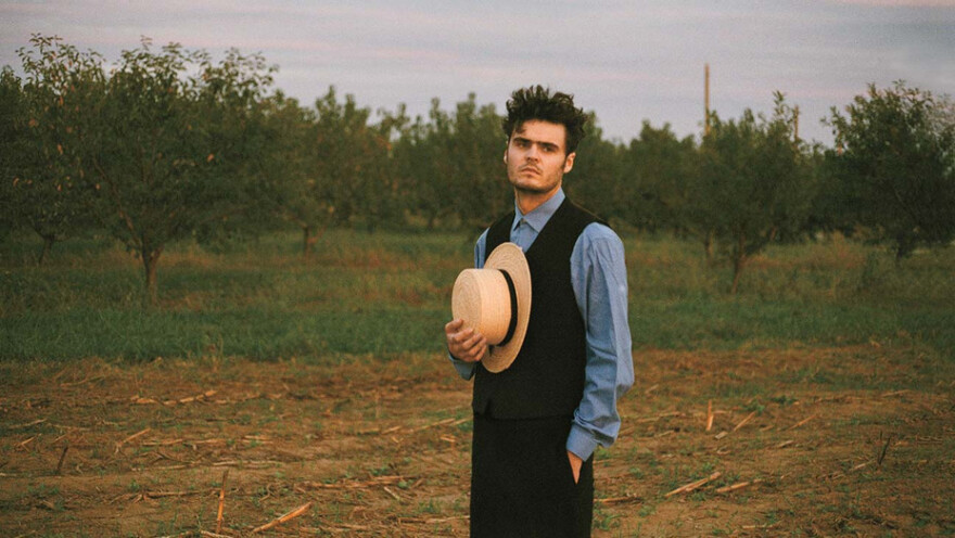 Η Μπέλα Χαντίντ έχει σχέση με τον εγγονό  Χολιγουντιανού ηθοποιού