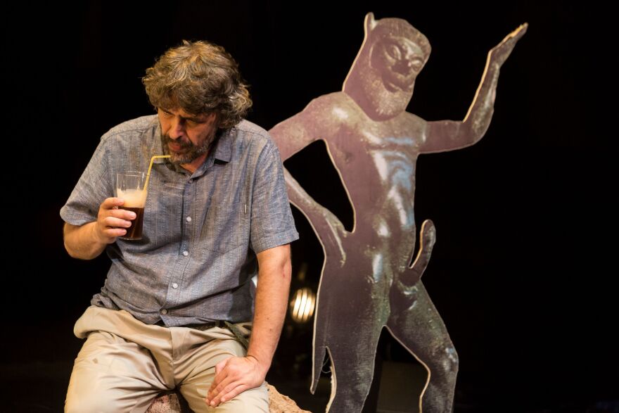 Λένα Κιτσοπούλου: Επιστρέφει στη σκηνή με καλοκαιρινές εικόνες ακατάλληλες για ανηλίκους