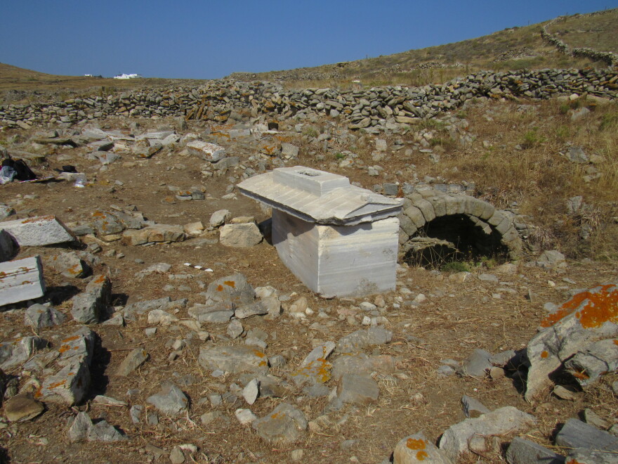 Ρήνεια: Τον τόπο καραντίνας του 19ου αιώνα «φωτίζουν» οι αρχαιολόγοι