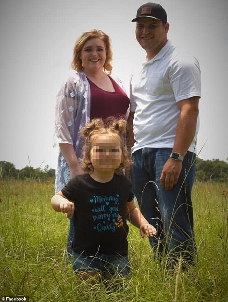 ΗΠΑ: Δολοφόνησε την έγκυο φίλη της και της άρπαξε το μωρό μέσα από την κοιλιά