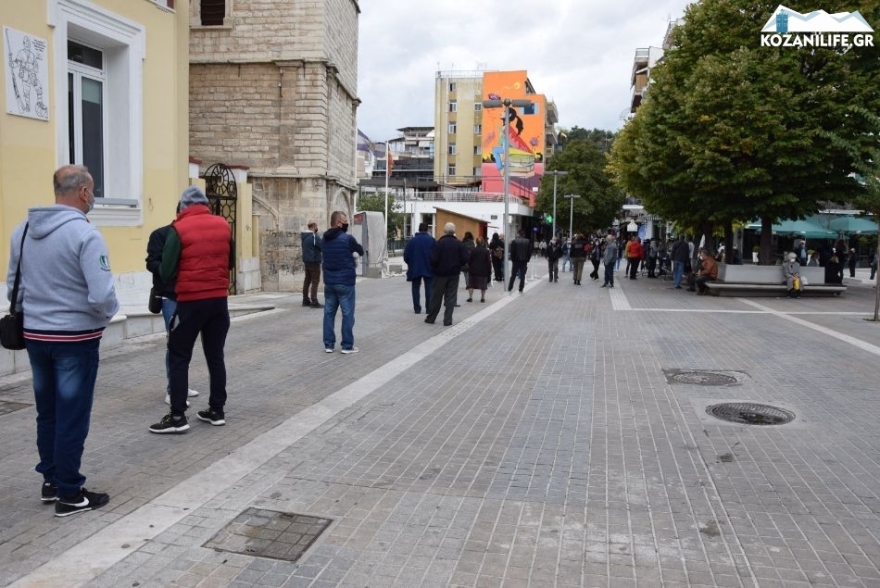 Κορωνοϊός - Κοζάνη: Ουρές για τα rapid test μετά το lockdown - Δείτε βίντεο