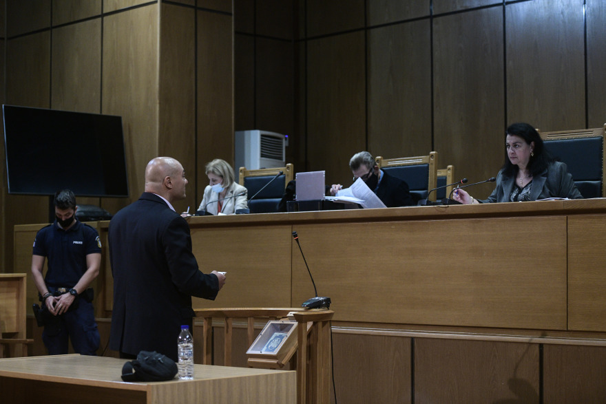 Δίκη ΧΑ - Μιχαλολιάκος: Το μόνο που έκανα, ήταν που σήκωνα το δεξί χέρι - Κασιδιάρης: Εξοντωτική η ποινή των 13 ετών