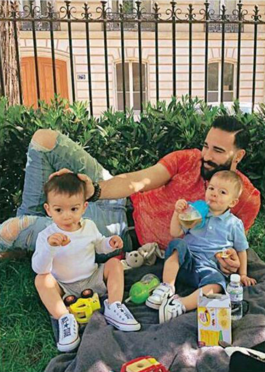 Ο Αντίλ Ραμί βγάζει στη φόρα τα άπλυτα της Πάμελα Άντερσον 