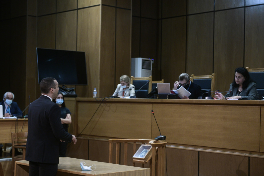 Δίκη ΧΑ - Μιχαλολιάκος: Το μόνο που έκανα, ήταν που σήκωνα το δεξί χέρι - Κασιδιάρης: Εξοντωτική η ποινή των 13 ετών