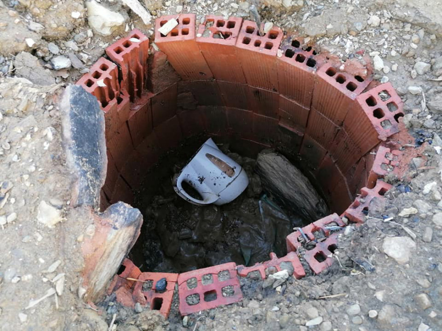 Μόρια: Τόνοι σκουπιδιών παραμένουν στο κατεστραμμένο ΚΥΤ - Δείτε φωτογραφίες