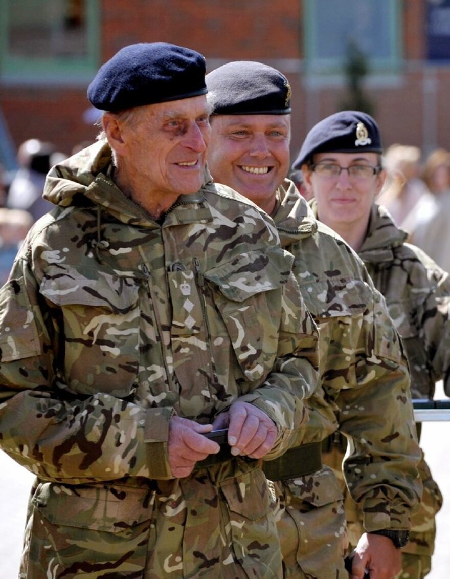 Πρίγκιπας Φίλιππος: Η «στενή φιλία» με τη Δάφνη ντι Μωριέ και οι... αμφιβολίες πριν παντρευτεί την Ελισάβετ!