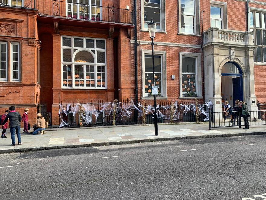 Ξενοδοχεία xωρίς ρεσεψιόν, λόγω Covid-19 - «Halloween» κρατήσεις για τους Βρετανούς στα πιο spooky μέρη