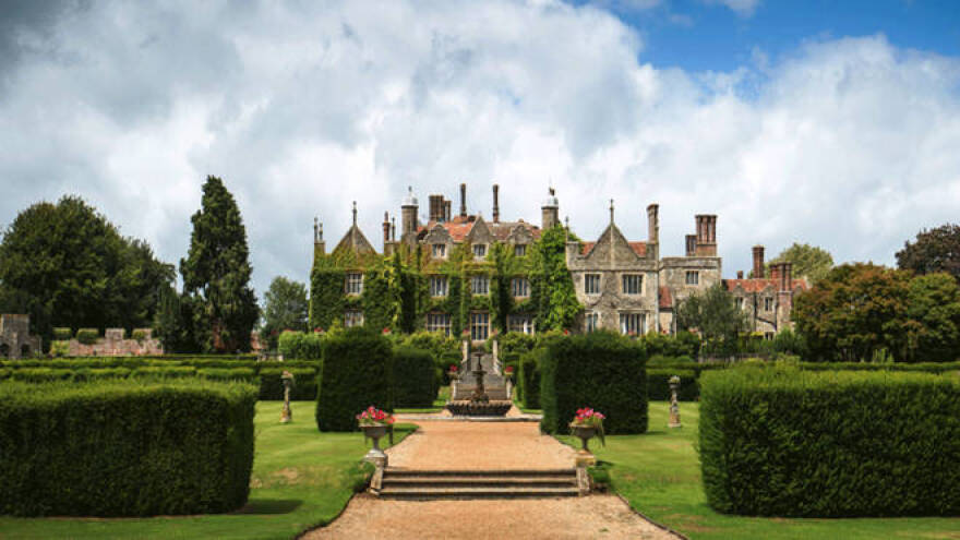 Ξενοδοχεία xωρίς ρεσεψιόν, λόγω Covid-19 - «Halloween» κρατήσεις για τους Βρετανούς στα πιο spooky μέρη