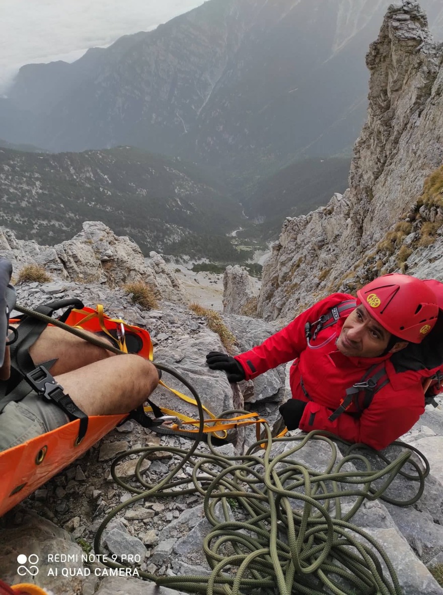 ΕΜΑΚ: «Κάθε φορά που χτυπάει η σειρήνα σφίγγει το μέσα μου» λένε οι διασώστες για τον Όλυμπο