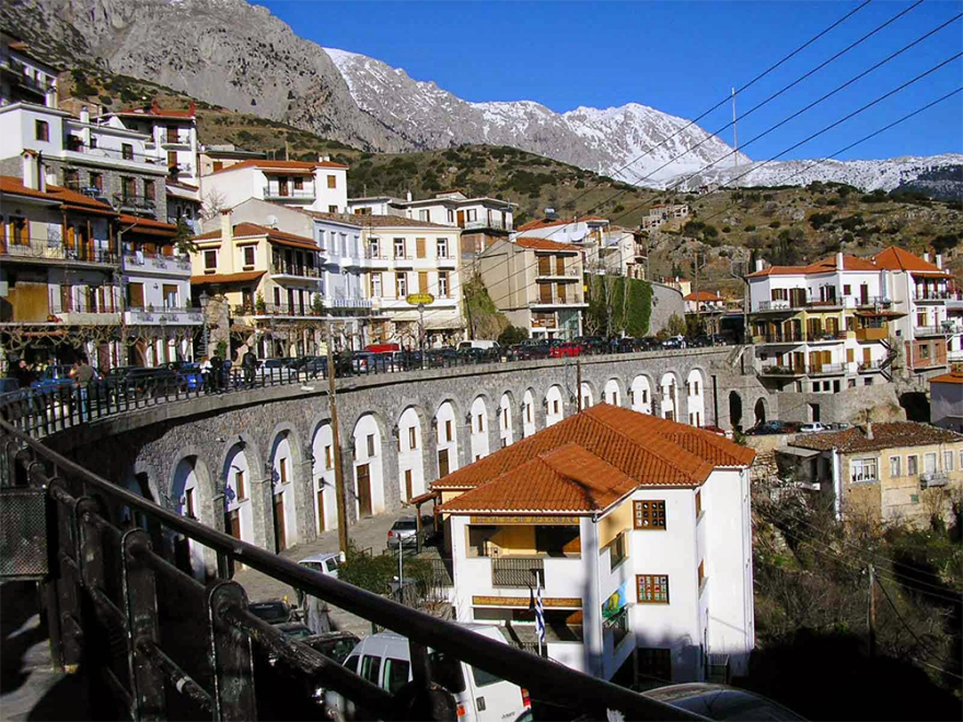 Αράχωβα όπως... Γκστάαντ: Πανικός για ένα σπίτι λόγω της πανδημίας