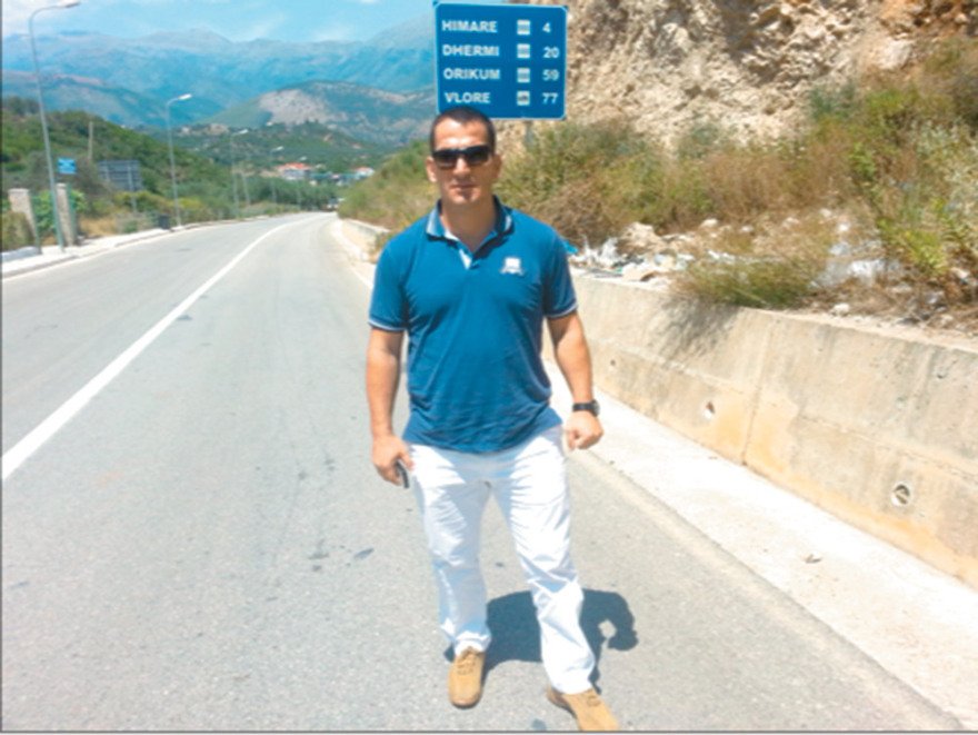 Ο Πύρρος Δήμας στον Δημήτρη Δανίκα: Έλληνας από τη Χειμάρρα, πάππου προς πάππου