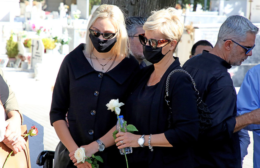 Κώστας Μπατής: Συγκίνηση στο τελευταίο αντίο