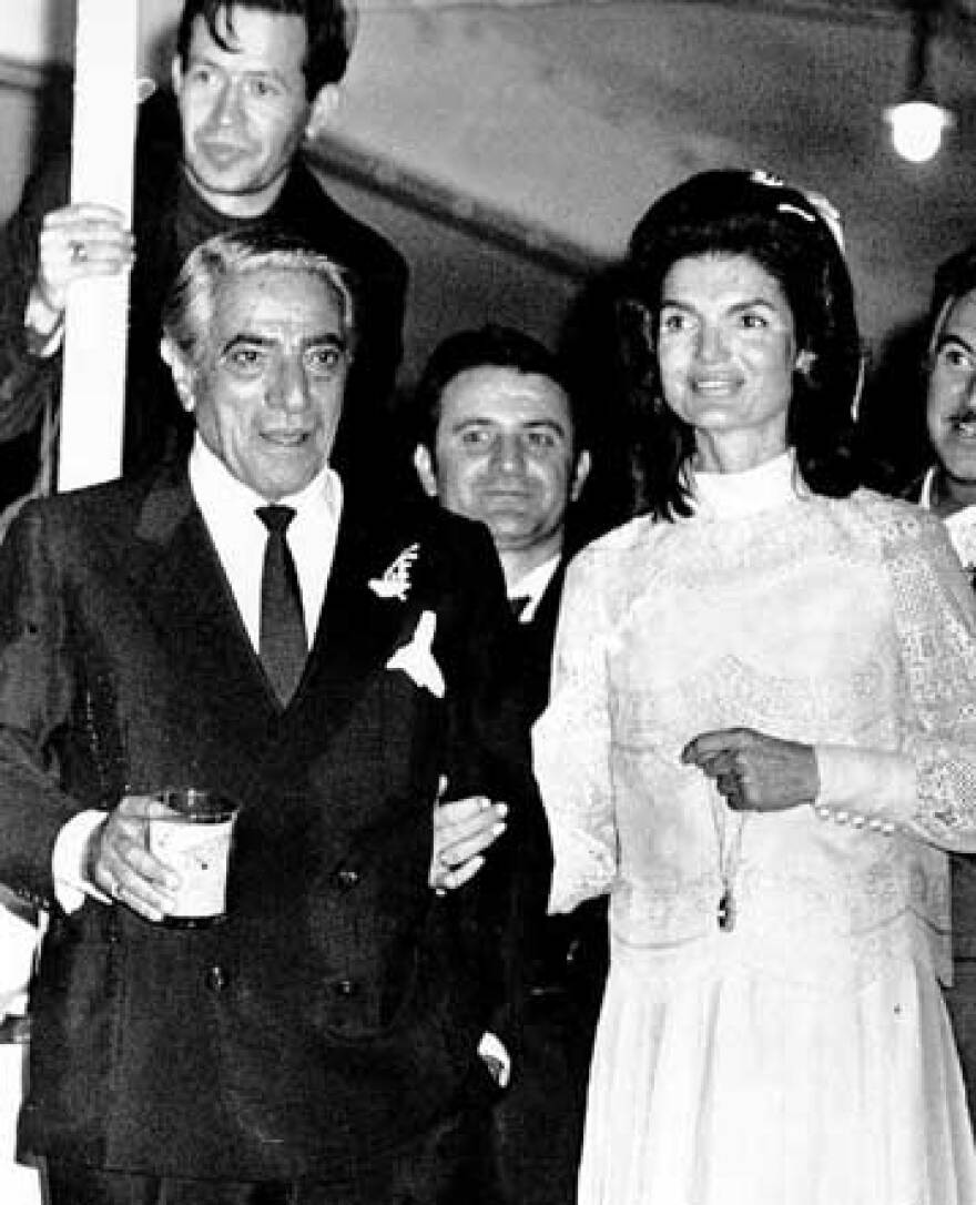 Αριστοτέλης Ωνάσης - Τζάκι Κένεντι: 52 χρόνια από τον γάμο του αιώνα 