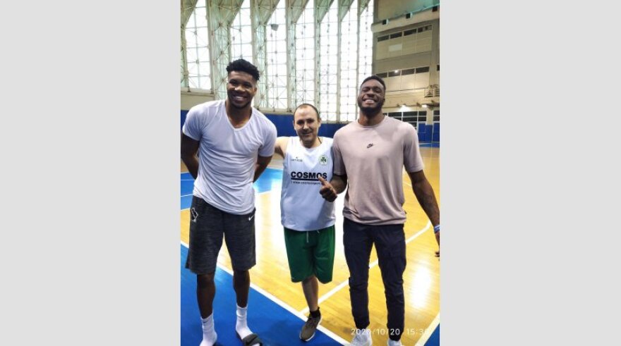 Παναθηναϊκός: Οι Αντετοκούνμπο στην προπόνηση της ομάδας μπάσκετ με αμαξίδιο