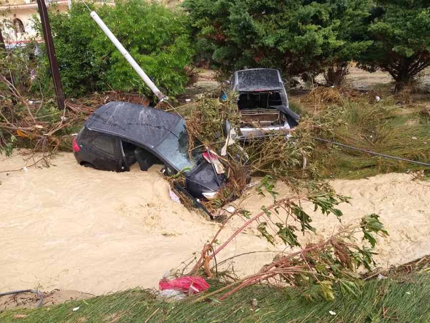 Κακοκαιρία στην Κρήτη: Απίστευτες εικόνες, πλημμύρισαν σπίτια και σχολεία - Χείμαρροι οι δρόμοι