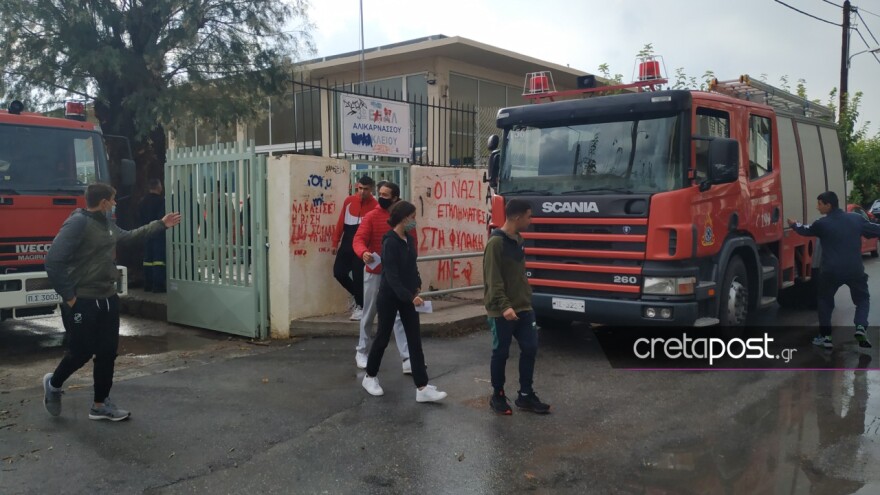 Κακοκαιρία στην Κρήτη: Απίστευτες εικόνες, πλημμύρισαν σπίτια και σχολεία - Χείμαρροι οι δρόμοι