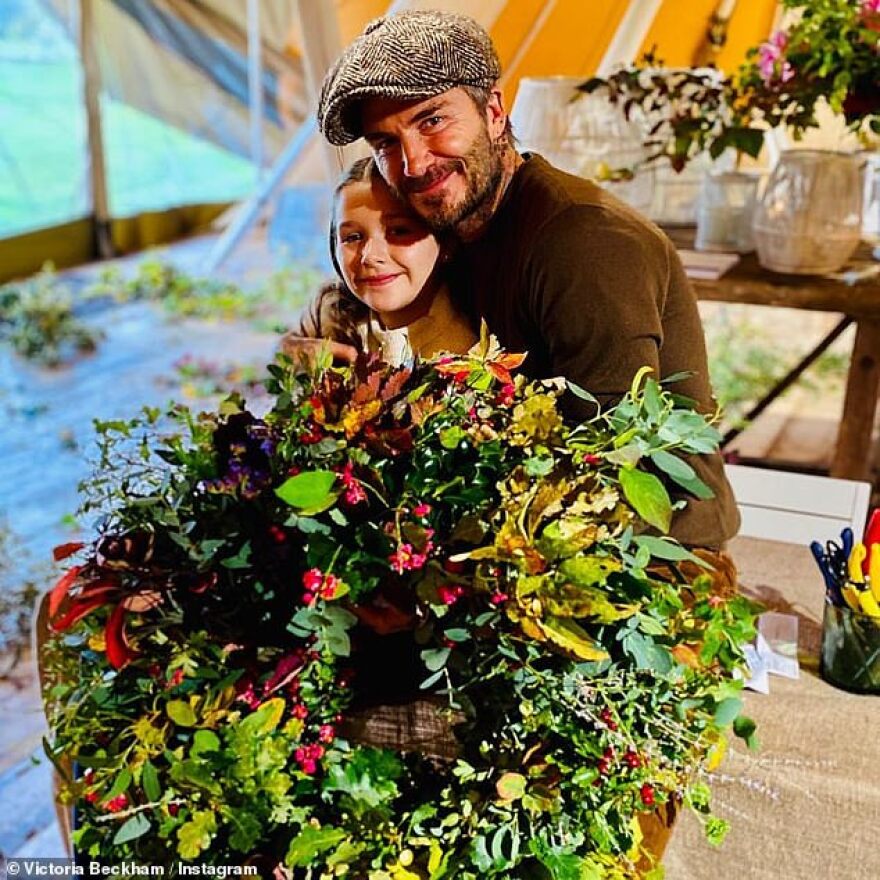 Το πατρικό φιλί του Μπέκαμ στο στόμα της κόρης του άναψε φωτιές στα social media 