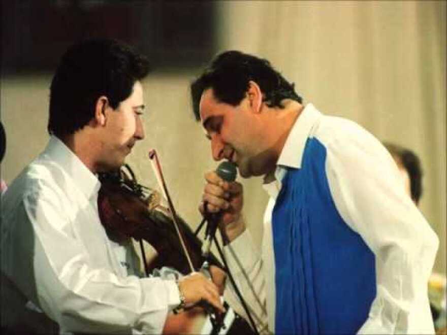 Ζήσης Κασιάρας: Πέθανε από κορωνοϊό ο βιολιστής διάσημων τραγουδιστών