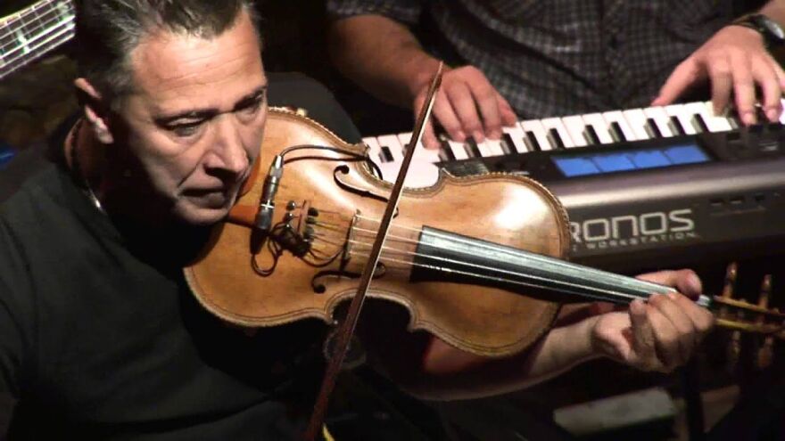 Ζήσης Κασιάρας: Πέθανε από κορωνοϊό ο βιολιστής διάσημων τραγουδιστών