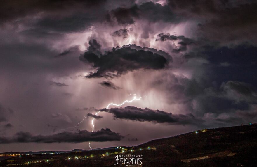 Καιρός: Η κακοκαιρία πλήττει σφοδρά την Κρήτη - Νέοι χάρτες του meteo