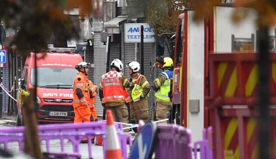 Μεγάλη έκρηξη στο Λονδίνο: Τουλάχιστον δύο νεκροί - Διασώθηκαν πάνω από 20 εγκλωβισμένοι