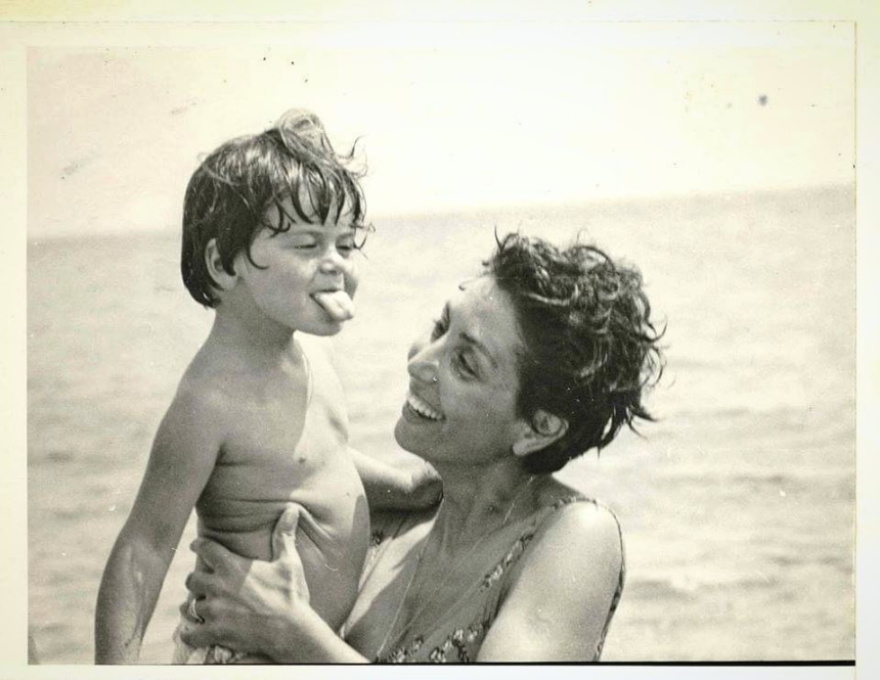 Η Μάγια Τσόκλη εξομολογείται: «Ο πατέρας μου παντρεύτηκε την αδελφή της μητέρας μου»