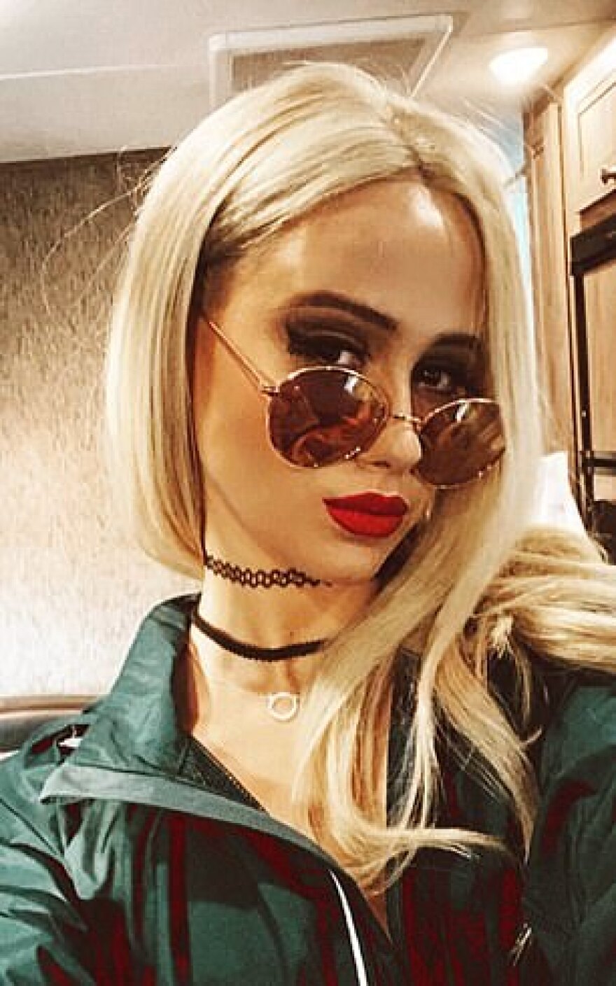 Ο Μπόρατ τρολάρει τον Τζουλιάνι για τις εικόνες με την «ανήλικη» Βουλγάρα ηθοποιό - Δείτε βίντεο