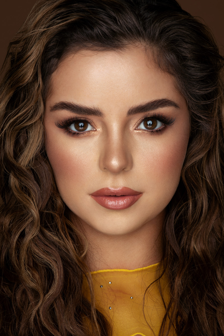 Ντέμι Ρόουζ: Η απόλυτη «Λολίτα του Instagram» πάλεψε πολύ για να συμφιλιωθεί με τον θάνατο των γονιών της μέσα σε 7 μήνες