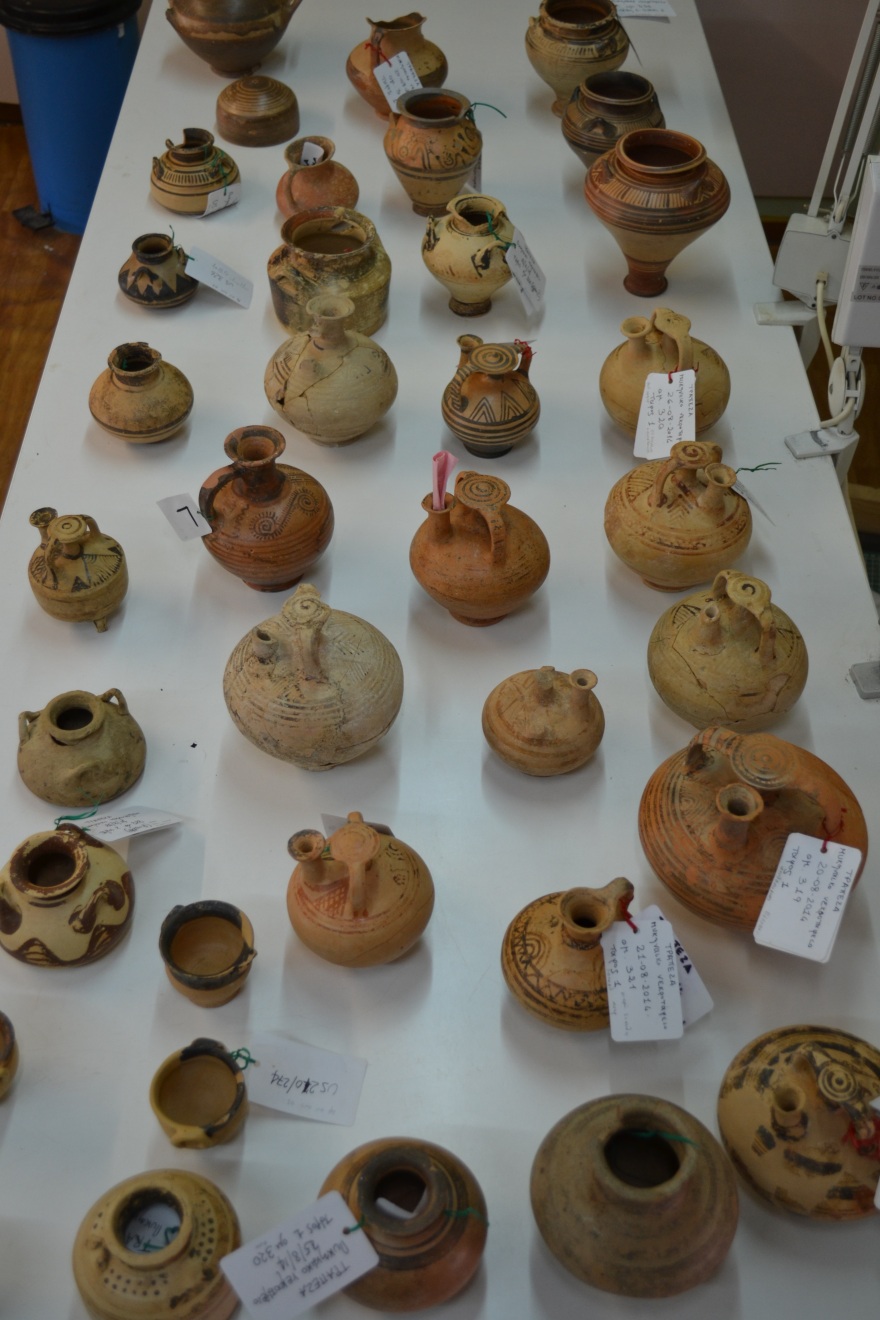 Σημαντικά ευρήματα στην στη μυκηναϊκή νεκρόπολη της Τραπεζάς - Δείτε φωτογραφίες