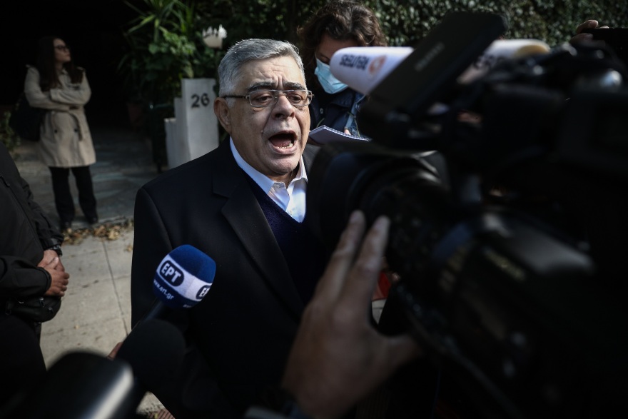 Ένας-ένας παραδίνονται οι χρυσαυγίτες - Στη ΓΑΔΑ Μιχαλολιάκος, Κασιδιάρης, Ηλιόπουλος, Γερμενής (βίντεο)