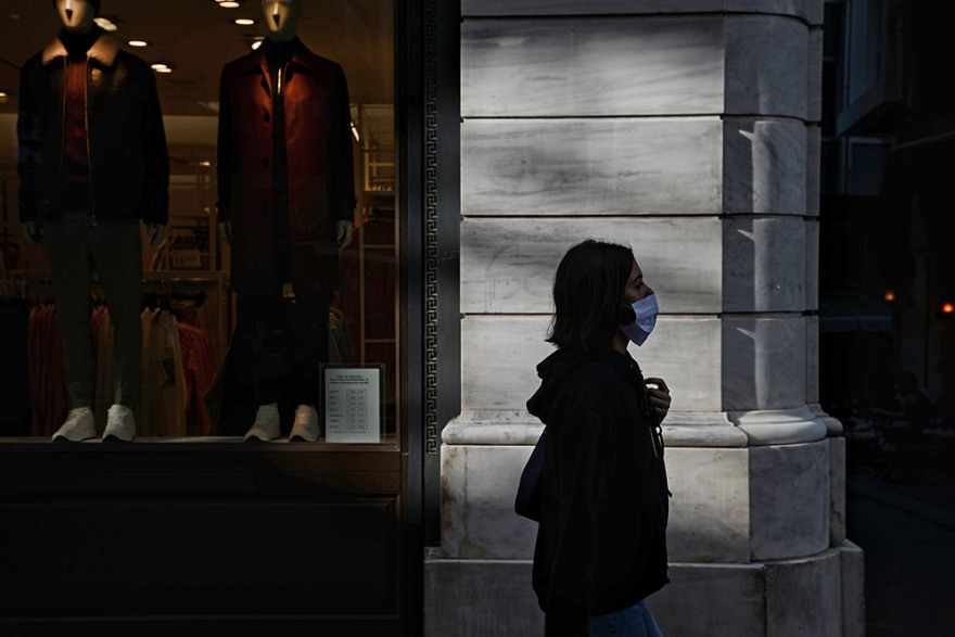 Μέτρα για τον κορωνοϊό: Αυτοψία στο κέντρο της Αθήνας - Σε πλήρη εφαρμογή οι «μάσκες παντού»