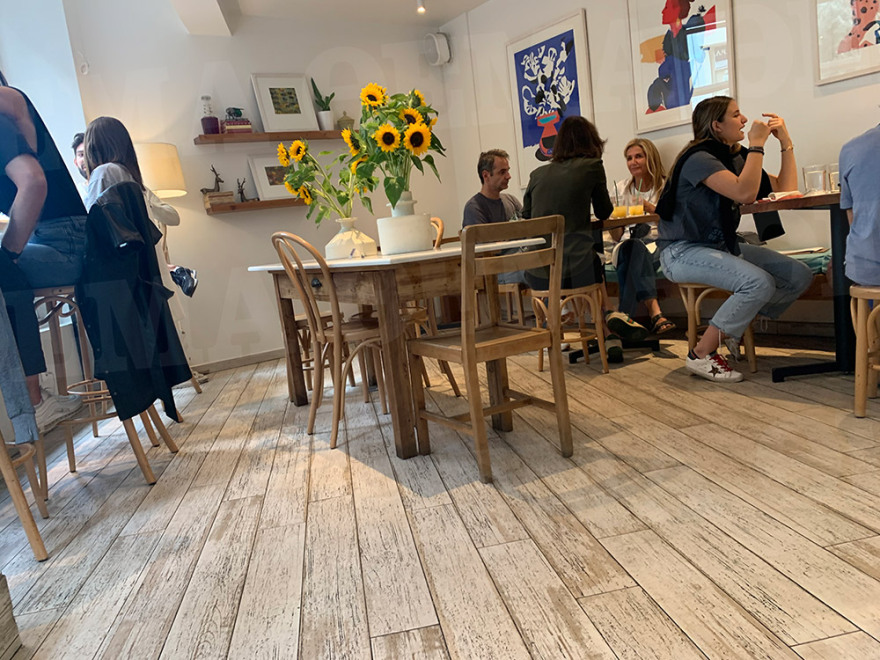 Φωτογραφίες: Στιγμές χαλάρωσης για Κυριάκο και Μαρέβα Μητσοτάκη σε καφέ του Παγκρατίου