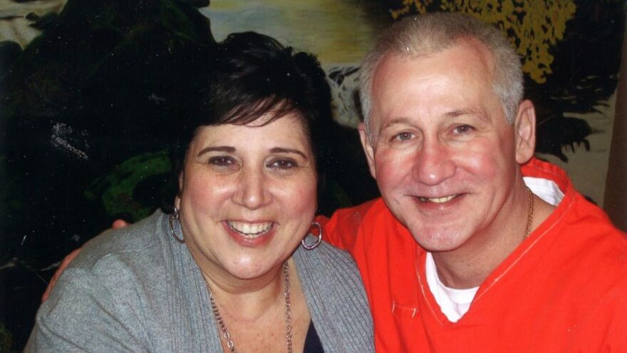 Γυναίκες που παντρεύτηκαν… εγκληματίες: Δέκα ιστορίες που συγκλονίζουν!