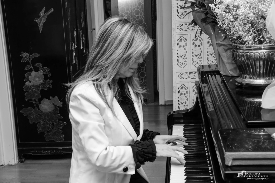 Κατερίνα Στανίση στο protothema.gr: «Η μουσική της Λένας Πλάτωνος είναι ξένη σε μένα αλλά μού αρέσει να τολμάω»