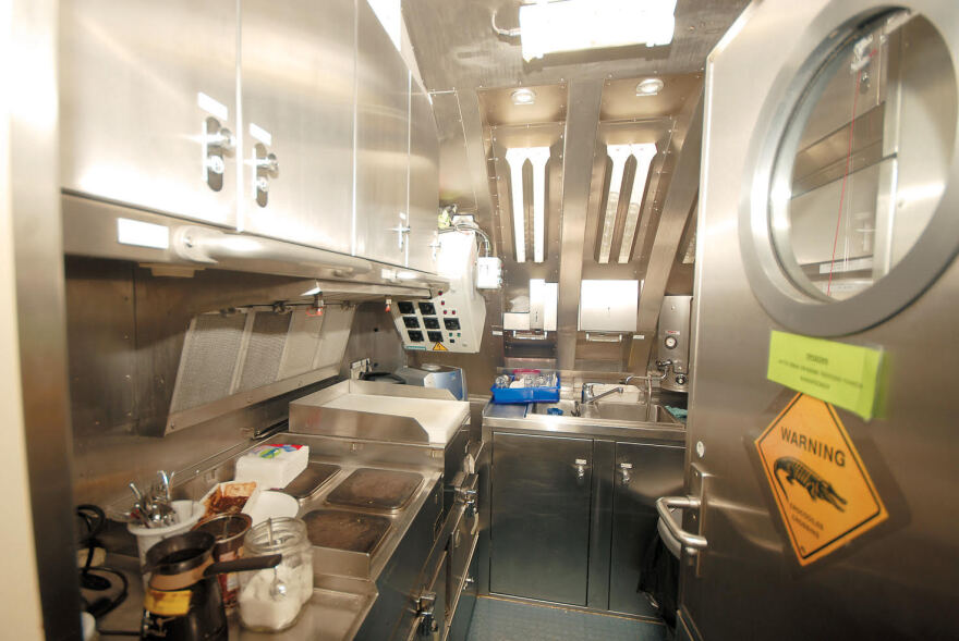 Tο Αόρατο Υποβρύχιο: Mπήκαμε στον «Παπανικολή» που ψάχνουν τέσσερις μήνες οι Τούρκοι